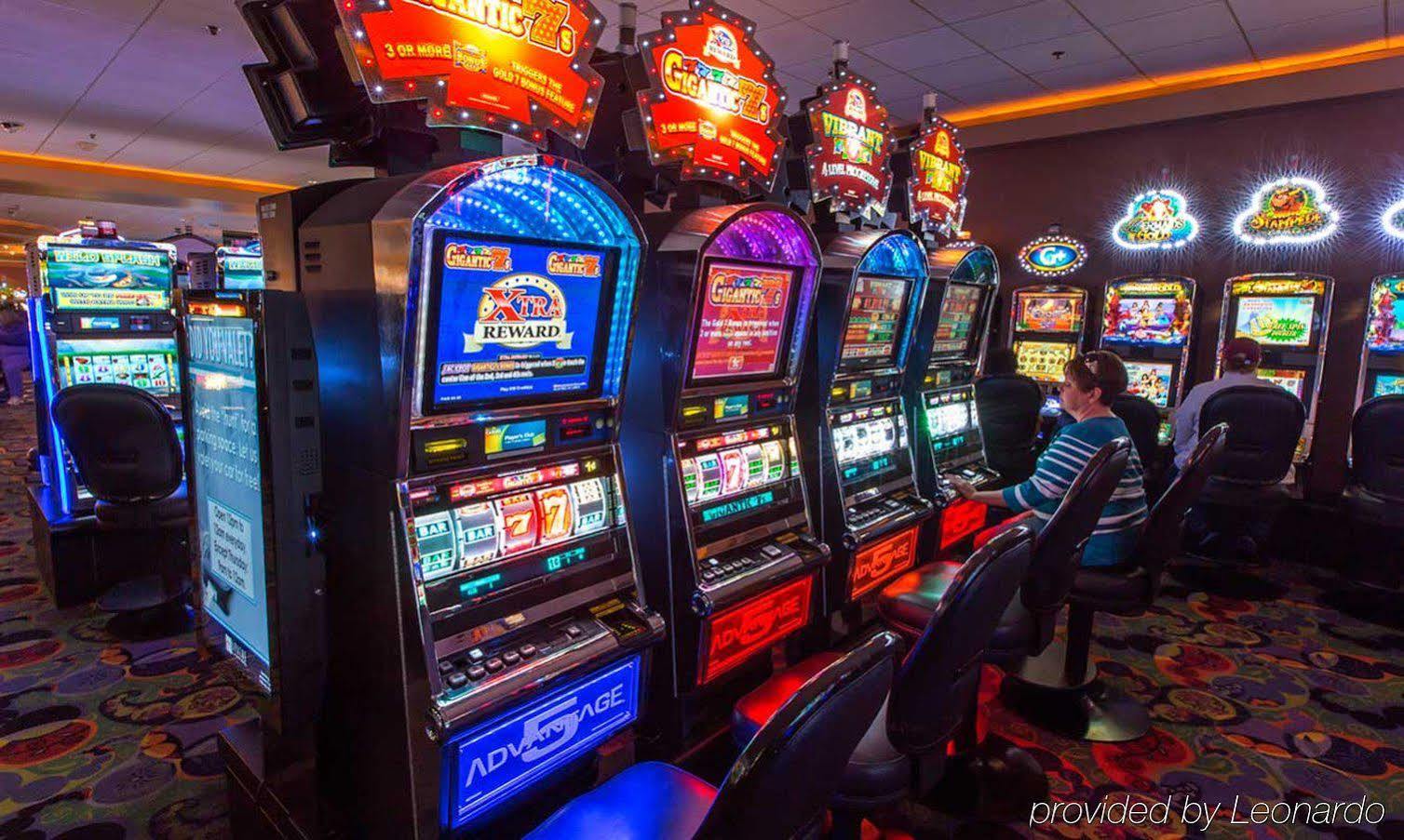 Apache Casino Hotel Lawton Bagian luar foto