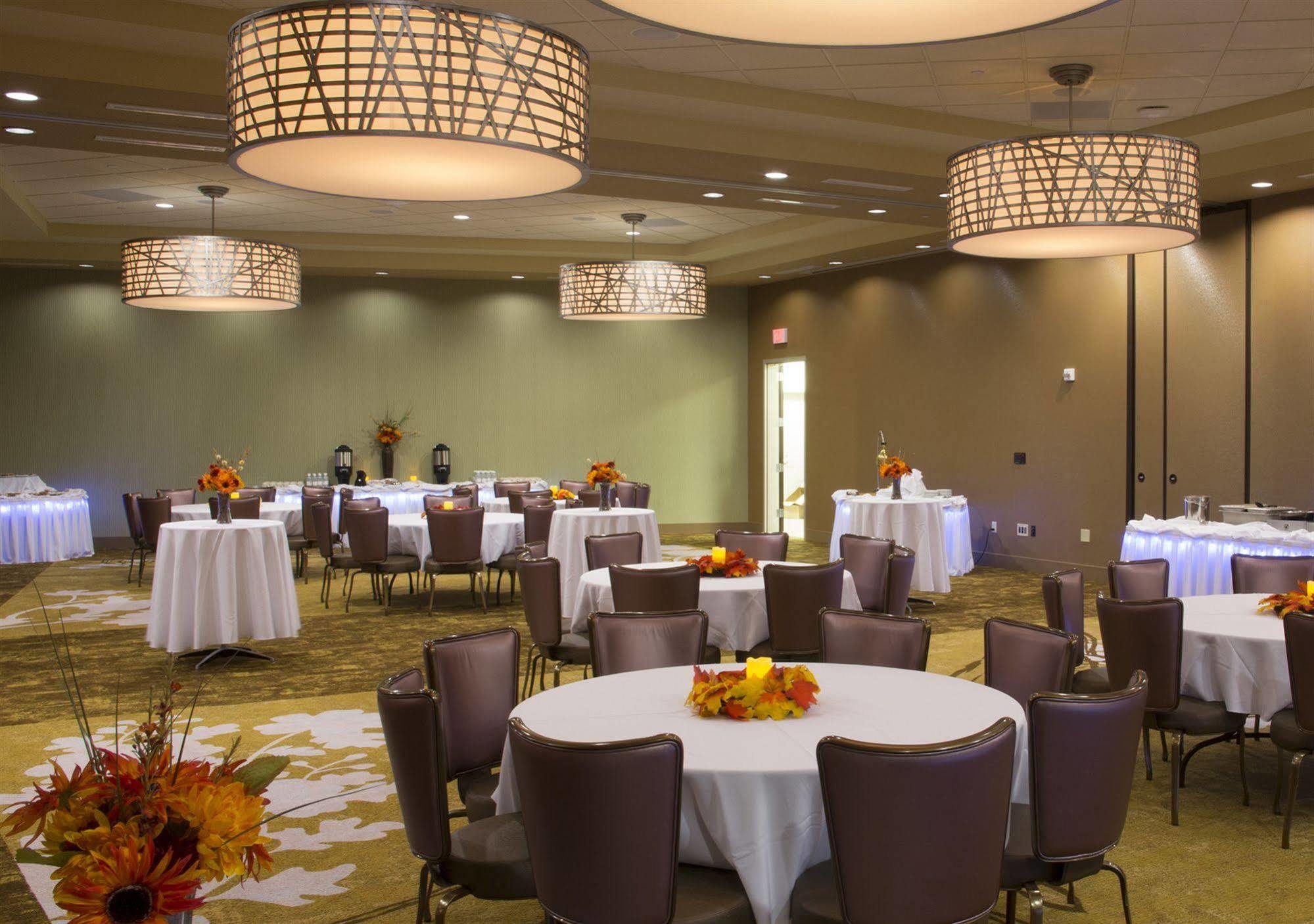 Apache Casino Hotel Lawton Bagian luar foto