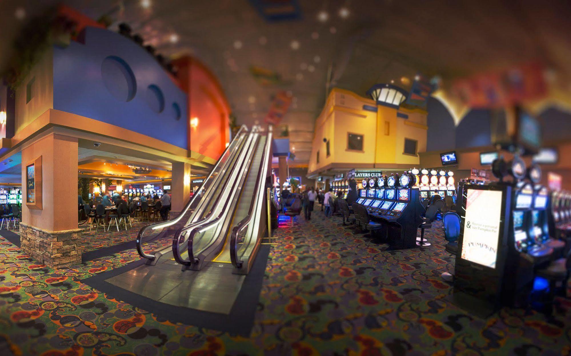 Apache Casino Hotel Lawton Bagian luar foto