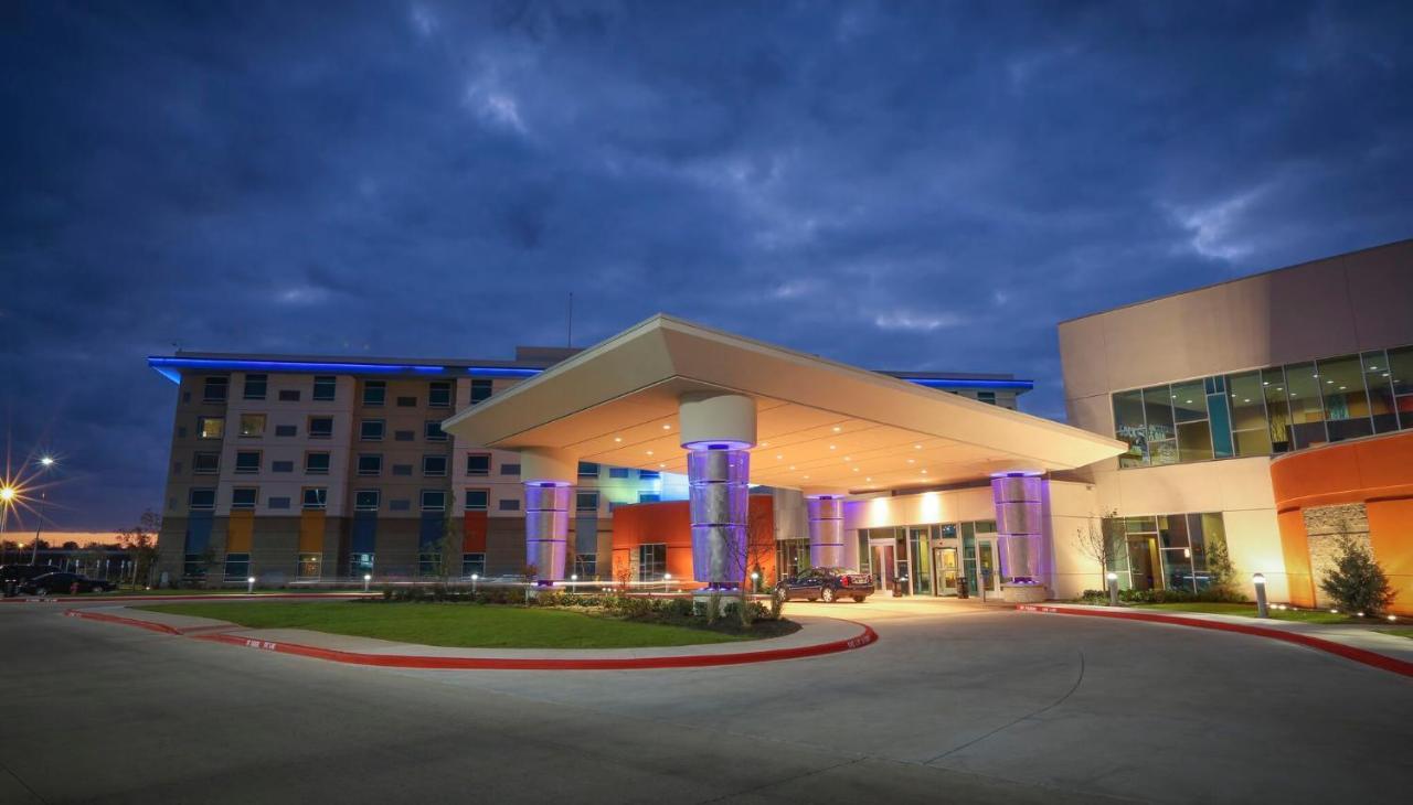 Apache Casino Hotel Lawton Bagian luar foto